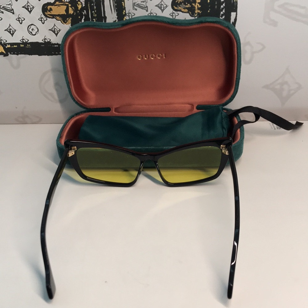 New Authentic Gucci GG626S 002 Sunglasses – Black Frame with Yellow Lenses ✨ - Picture 9 of 16